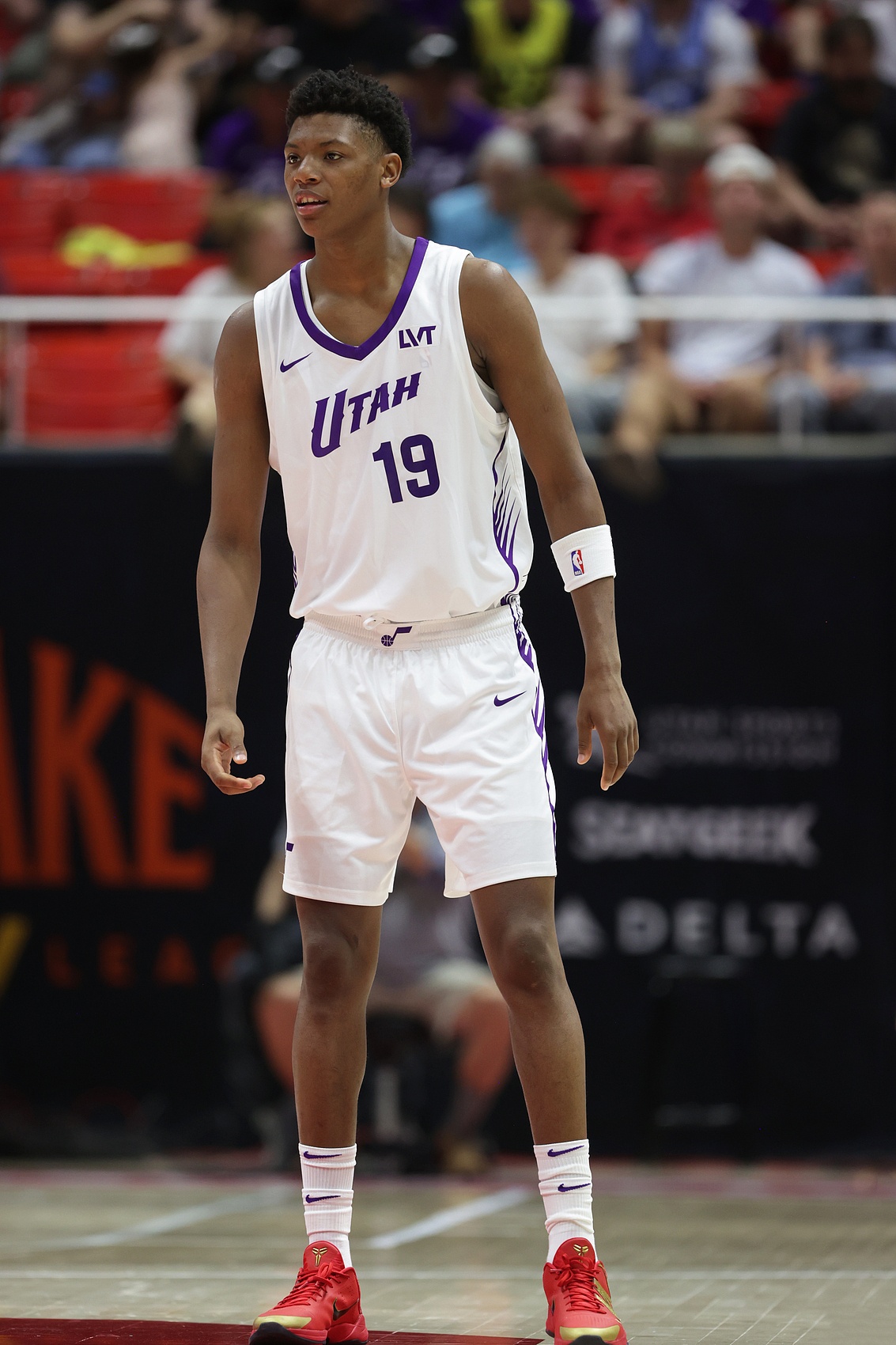 华体会体育官网-浓眉&锡安前车之鉴!最佳新秀前瞻:弗拉格领跑 多名新人不容小视