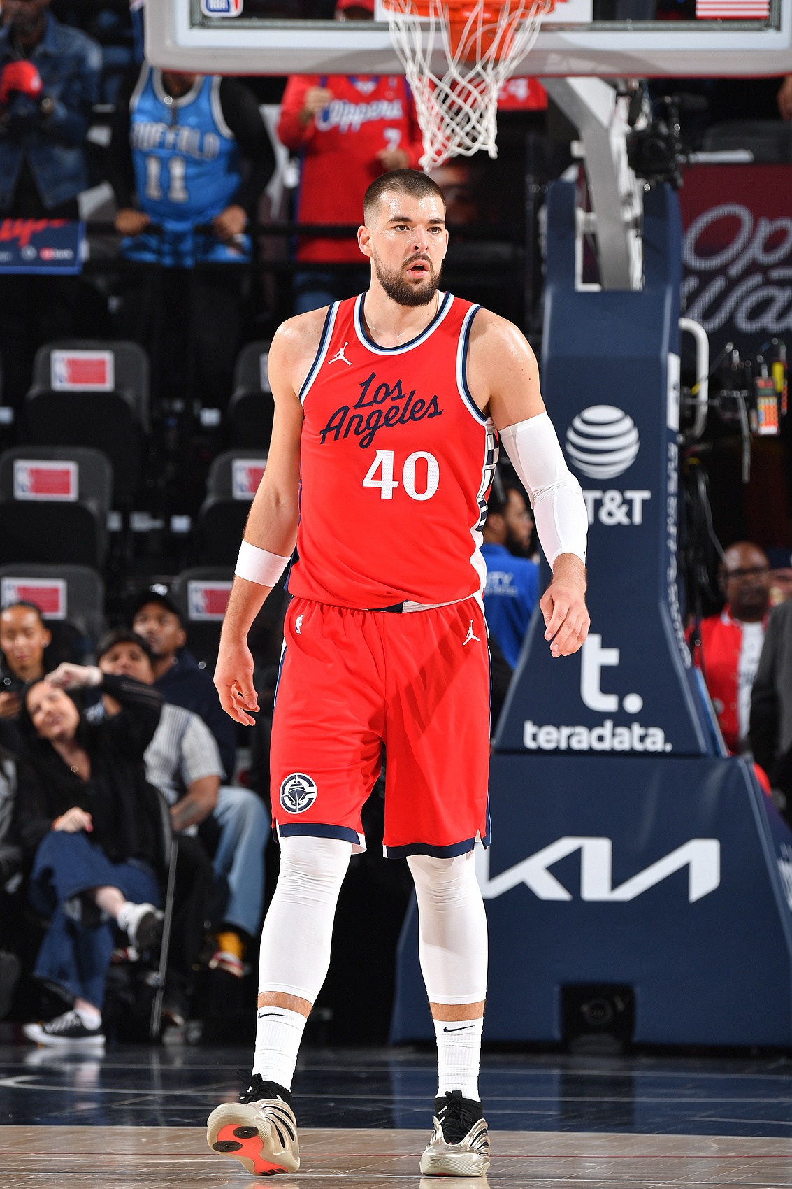 华体会主页-美媒:祖巴茨成快船中流砥柱 他的崛起挽救了球队的内线