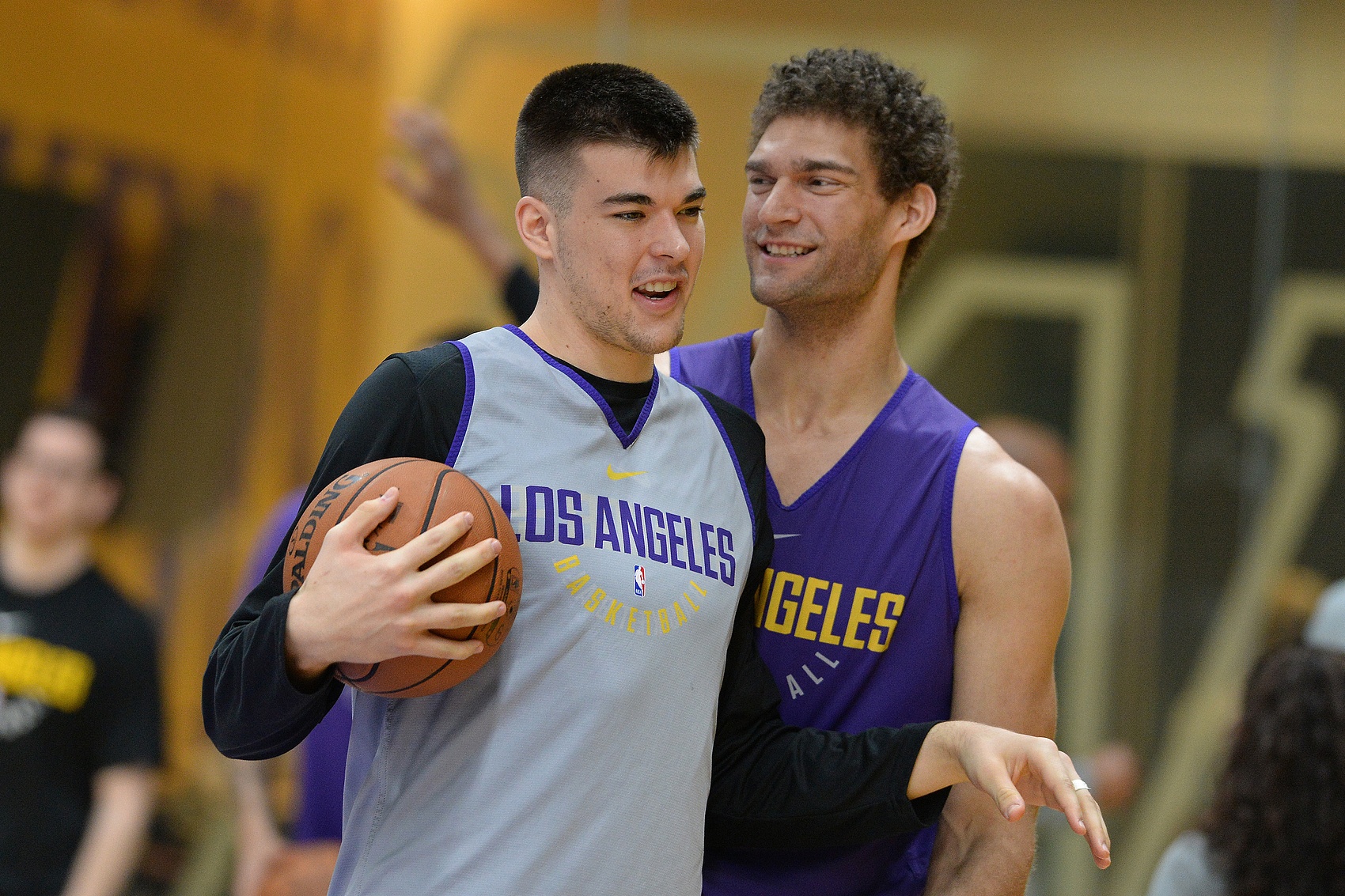 华体会主页-美媒:祖巴茨成快船中流砥柱 他的崛起挽救了球队的内线