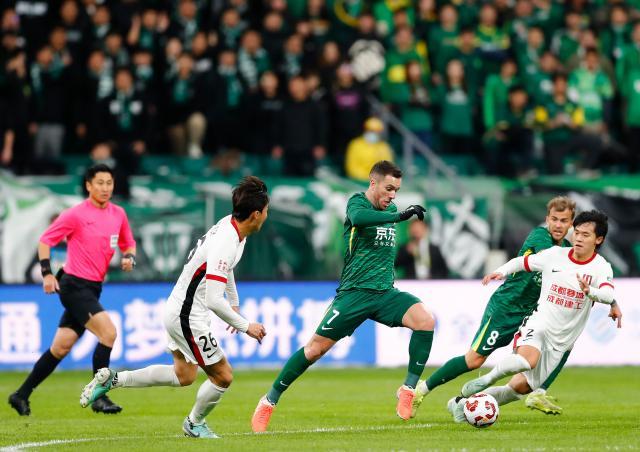 1743338509381012648.jpg 工体首演平局魔咒难破 国安蓉城皆不满意比赛结果