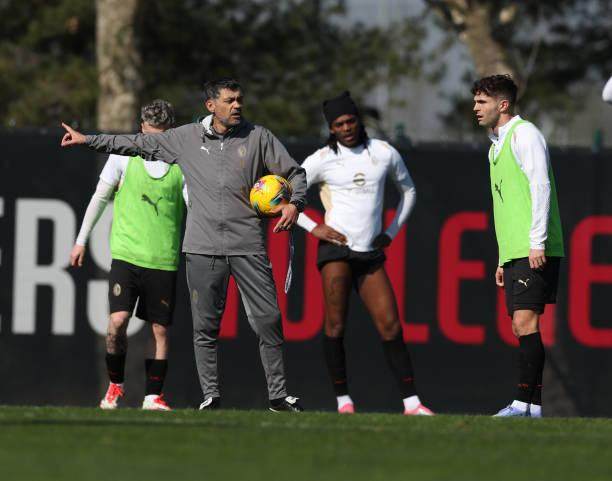 1741485616416046394.jpg 【观察】愤怒的莱昂替补救主,混乱的米兰向何处去?