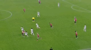 【意甲】姆班古拉维阿进球，尤文图斯2比0AC米兰