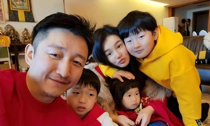 华体会主页-邹市明：毁在娶了一个北大毕业，却不知自己几斤几两的老婆手上！|冉莹颖|北京大学|拳击|拳馆|夫妻_新浪体育_新浪新闻