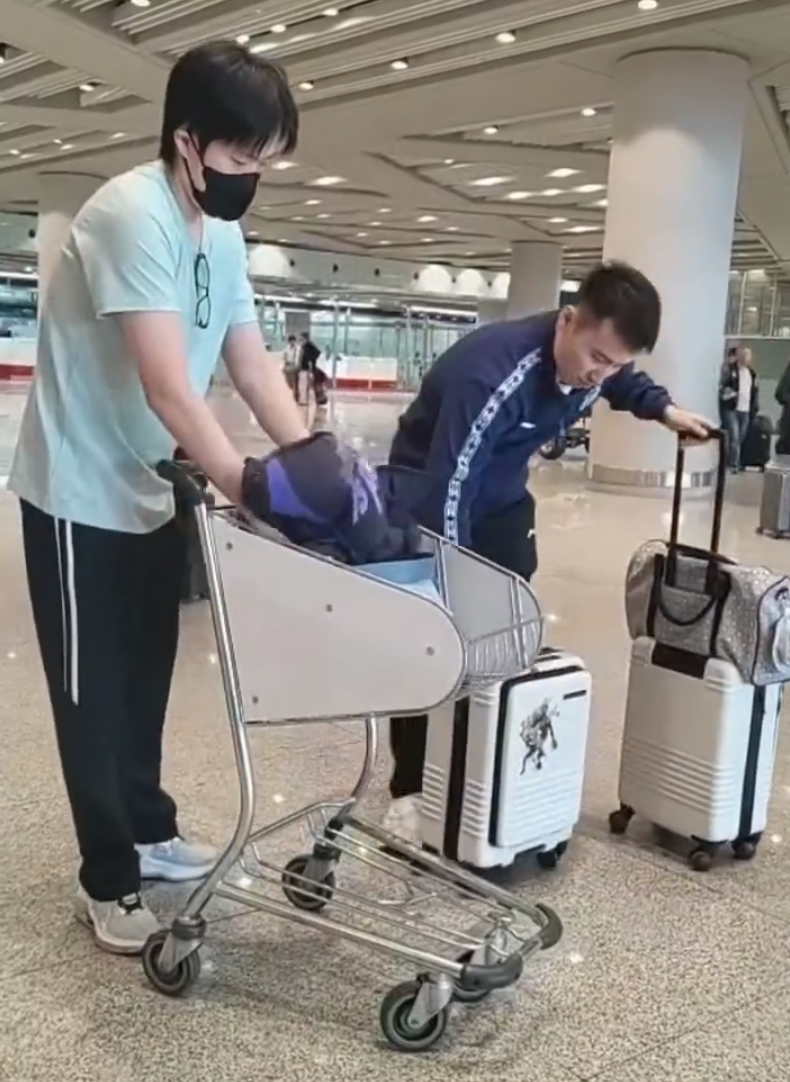 华体会主页-马龙送别国乒!温瑞博依旧随队当陪练 周雨盼向周2人为王楚钦分忧